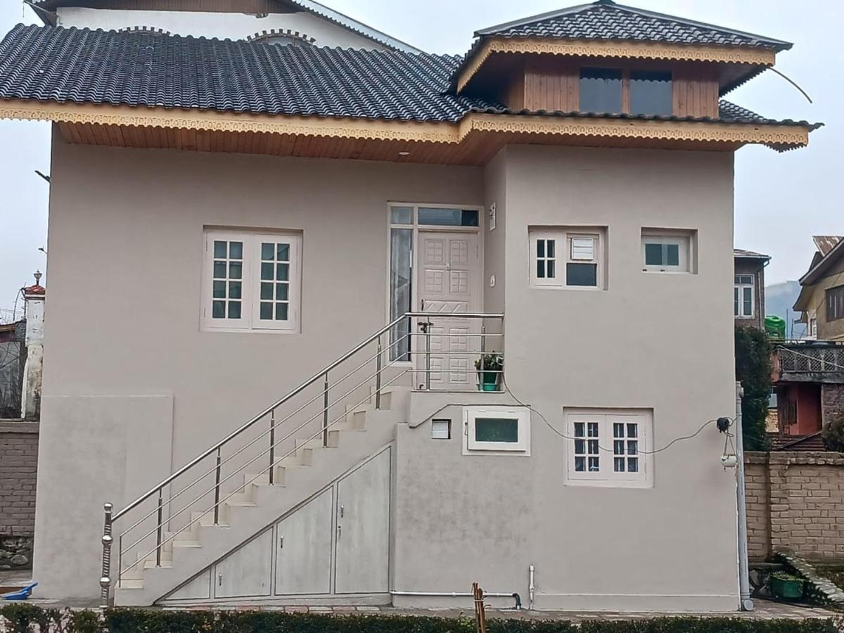 Farsal Villa Srīnagar Buitenkant foto